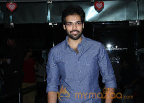 Stars At Vishwaroopam Movie Premiere Show photo 21