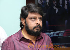 Stars At Vishwaroopam Movie Premiere Show photo 27