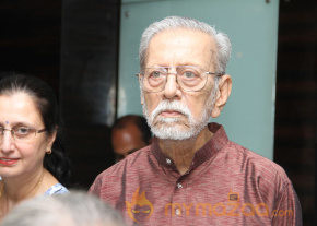 Stars At Vishwaroopam Movie Premiere Show photo 28