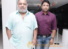 Stars At Vishwaroopam Movie Premiere Show photo 24