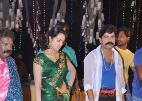 Sutta Pazham Sudatha Pazham Movie Onlocation Stills  photo 54