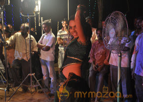 Sutta Pazham Sudatha Pazham Movie Onlocation Stills  photo 49