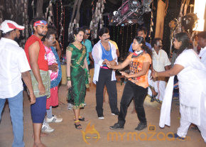 Sutta Pazham Sudatha Pazham Movie Onlocation Stills  photo 7