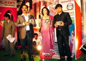 Tamanna Launch Celkon C 999 3G Mobile photo 6