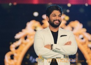 Tamil and Malayalam Film Industry SIIMA 2016 Awards Function Stills Day 2 photo 76