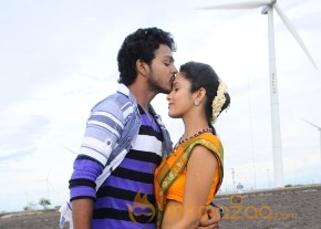 Tamil Movie-ORUVAR MEETHU IRUVAR SAAINDHU MOVIE GALLERY photo 5