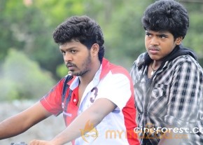 Tamil Movie-ORUVAR MEETHU IRUVAR SAAINDHU MOVIE GALLERY photo 25