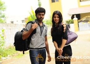 Tamil Movie-ORUVAR MEETHU IRUVAR SAAINDHU MOVIE GALLERY photo 4