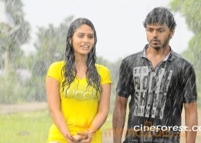 Tamil Movie-ORUVAR MEETHU IRUVAR SAAINDHU MOVIE GALLERY photo 13