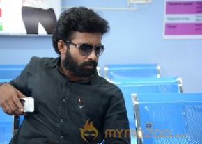 Tamilukku Ondrai Aluthavum Movie Stills photo 9