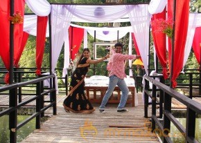 Thavani Kaatru Movie stills photo 14