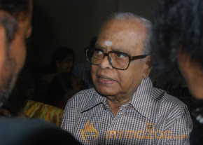 Thillu Mullu Premier Show Photo Gallery  photo 16