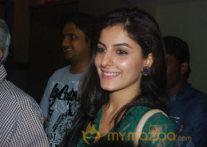 Thillu Mullu Premier Show Photo Gallery  photo 4
