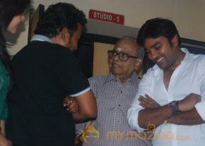 Thillu Mullu Premier Show Photo Gallery  photo 35