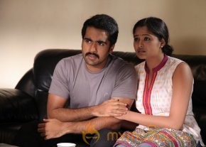 Thottal Thodarum Movie Photos