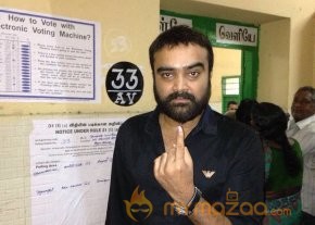 TN Election Celebrity Voting Pics  photo 65