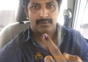 TN Election Celebrity Voting Pics  photo 13
