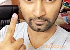 TN Election Celebrity Voting Pics  photo 18