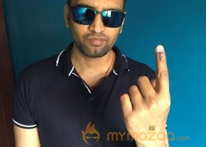 TN Election Celebrity Voting Pics  photo 32