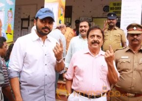 TN Election Celebrity Voting Pics  photo 42