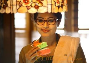 Un Samayal Arayil Movie Latest Stills photo 16