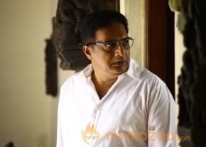 Un Samayal Arayil Movie Latest Stills photo 24