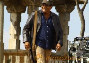 Un Samayal Arayil Movie Latest Stills photo 23