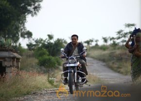 Un Samayal Arayil Movie Latest Stills photo 3