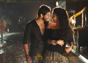 Un Samayal Arayil Movie Latest Stills photo 29