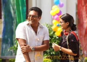 Un Samayal Arayil Movie Latest Stills photo 28