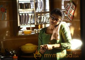 Un Samayal Arayil Movie Latest Stills photo 20