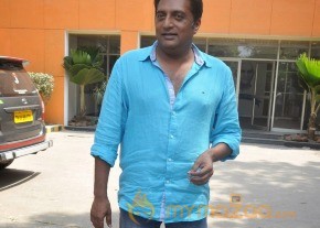Un Samiyal Araiyil Movie Press Meet Photos photo 46