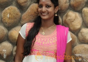 Uyire Unnai Nesithen Movie Launch Stills photo 49