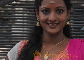 Uyire Unnai Nesithen Movie Launch Stills photo 8