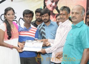 Uyire Unnai Nesithen Movie Launch Stills photo 21
