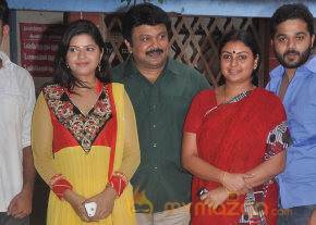 Uyirukku Uyiraga Movie Onlocation Stills  photo 20