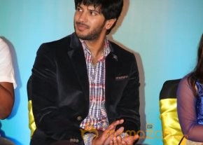 Vaayai Moodi Pesavum Movie Audio launch photo 38