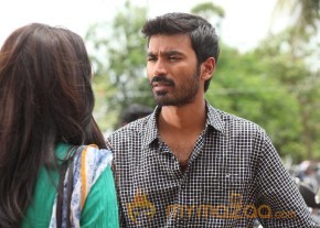 Velai Illa Pattadhari Movie Stills photo 14