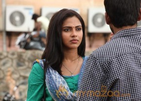 Velai Illa Pattadhari Movie Stills photo 25