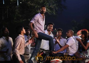 Velai Illa Pattadhari Movie Stills photo 6
