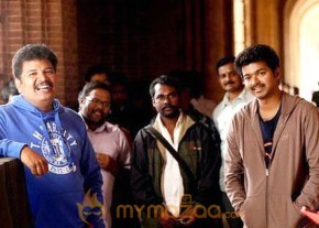 Vijay &amp; Ileana At Nanban Movie On Location Stills photo 2
