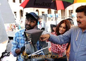 Vijay &amp; Ileana At Nanban Movie On Location Stills photo 3