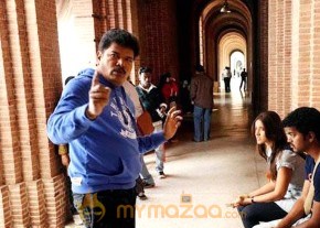 Vijay &amp; Ileana At Nanban Movie On Location Stills photo 4