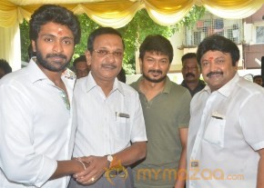 Vikram Prabhu New Movie Launch Stills photo 28