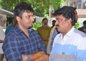 Vikram Prabhu New Movie Launch Stills photo 44