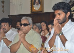 Vikram Prabhu New Movie Launch Stills photo 2