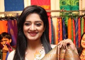Vimala Raman At Trendz Life Style Expo2014 photo 13