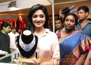 Vimala Raman At Trendz Life Style Expo2014 photo 71