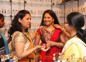 Vimala Raman At Trendz Life Style Expo2014 photo 41