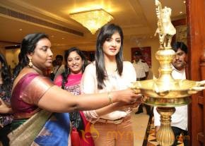 Vimala Raman At Trendz Life Style Expo2014 photo 68